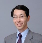<h1>辻・本郷 税理士法人<br>審理室 室長</h1><h1>税理士 安積 健 氏</h1>